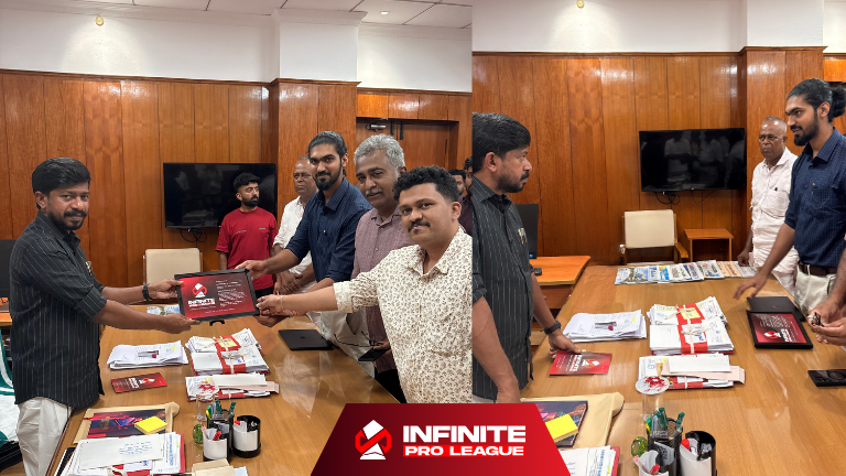Infinite Pro League team meets Kerala Sports Minister